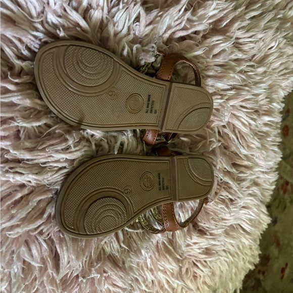 Wonder Nation sparkle silver sandal’s size 9 in toddler girls. - Picture 2 of 2